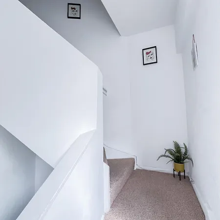 Pleasant 1 Bedroom Camden Apartment -On 1St Floor Лондон Экстерьер фото