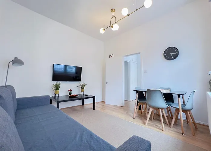 Pleasant 1 Bedroom Camden Apartment -On 1St Floor
